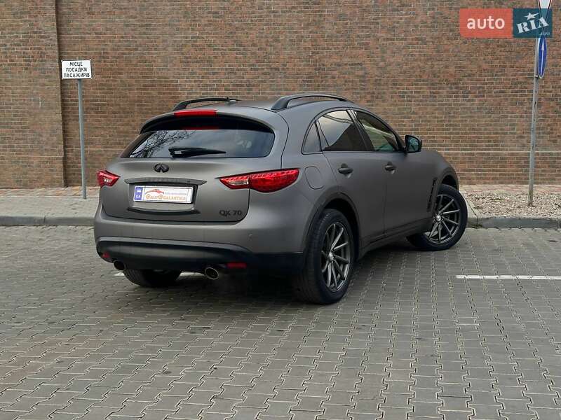 Внедорожник / Кроссовер Infiniti QX70 2015 в Одессе