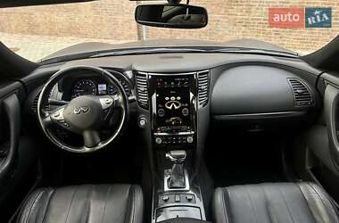 Внедорожник / Кроссовер Infiniti QX70 2015 в Одессе