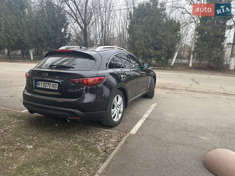 Позашляховик / Кросовер Infiniti QX70 2015 в Обухові