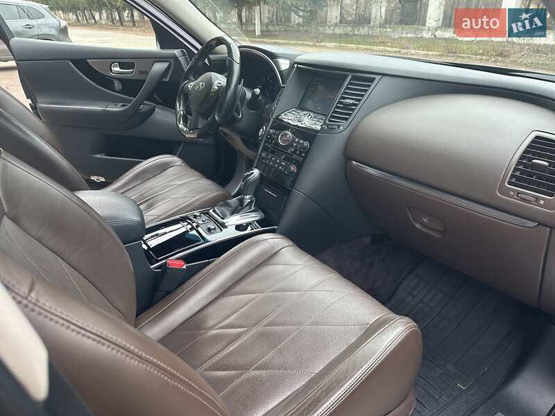 Позашляховик / Кросовер Infiniti QX70 2015 в Обухові