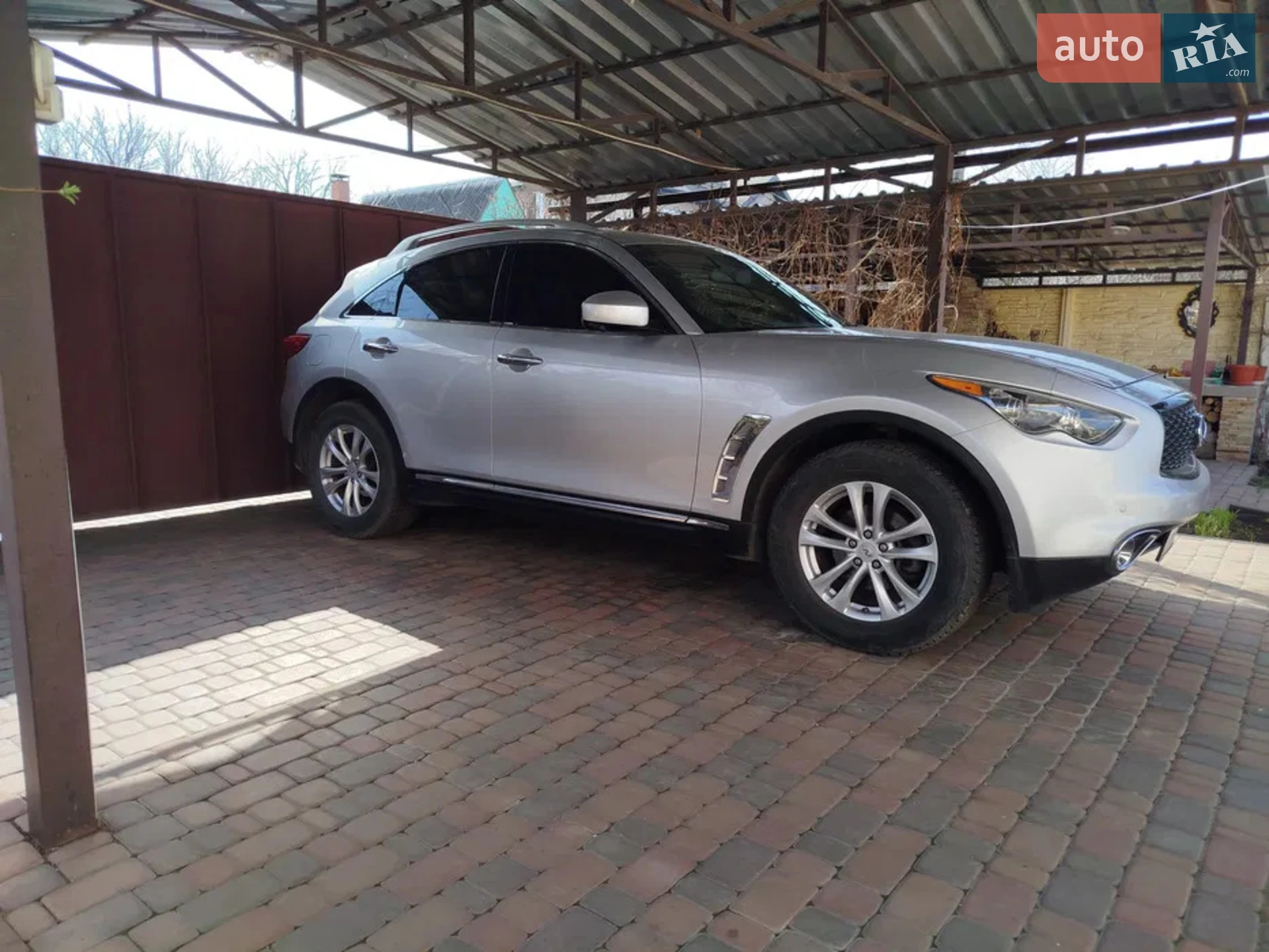 2017 Infiniti QX70 - мініатюра 15