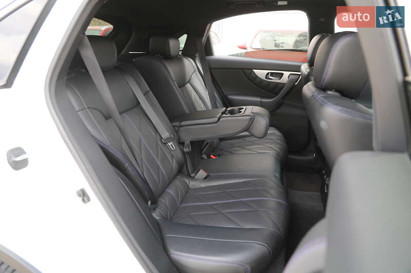 Позашляховик / Кросовер Infiniti QX70 2016 в Харкові