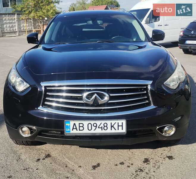 Infiniti QX70 2013