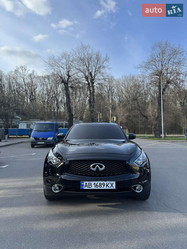 Позашляховик / Кросовер Infiniti QX70 2017 в 