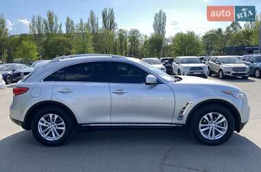 Внедорожник / Кроссовер Infiniti QX70 2015 в 