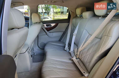 Позашляховик / Кросовер Infiniti QX70 2015 в 