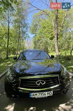 Внедорожник / Кроссовер Infiniti QX70 2013 в 