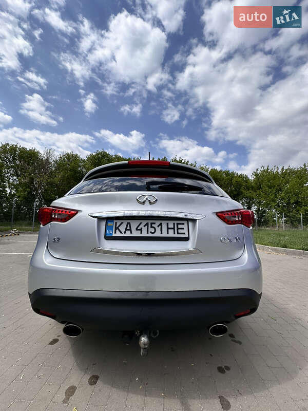Позашляховик / Кросовер Infiniti QX70 2016 в Києві