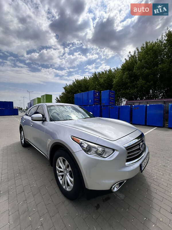Позашляховик / Кросовер Infiniti QX70 2016 в Києві