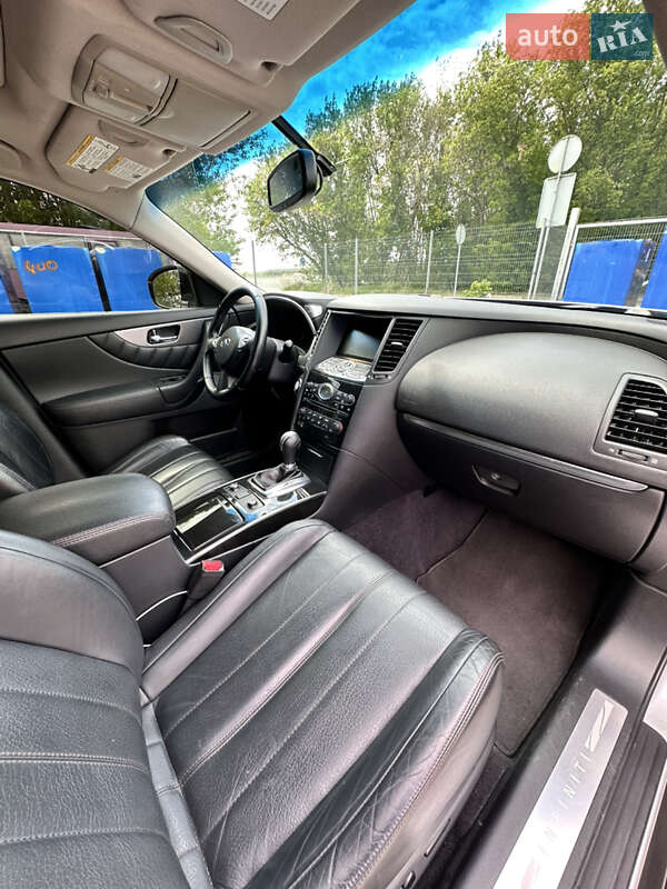 Позашляховик / Кросовер Infiniti QX70 2016 в Києві