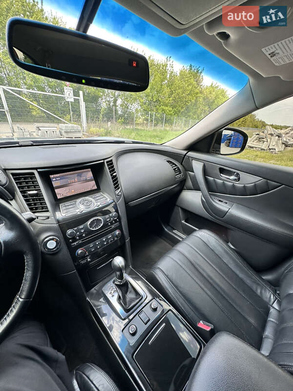 Позашляховик / Кросовер Infiniti QX70 2016 в Києві