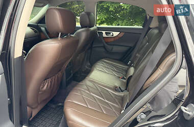 Внедорожник / Кроссовер Infiniti QX70 2013 в 