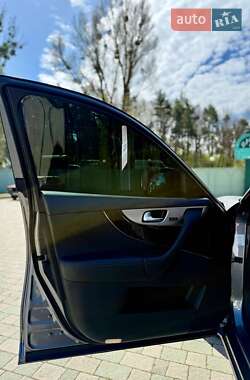 Позашляховик / Кросовер Infiniti QX70 2015 в 
