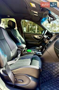 Позашляховик / Кросовер Infiniti QX70 2015 в 