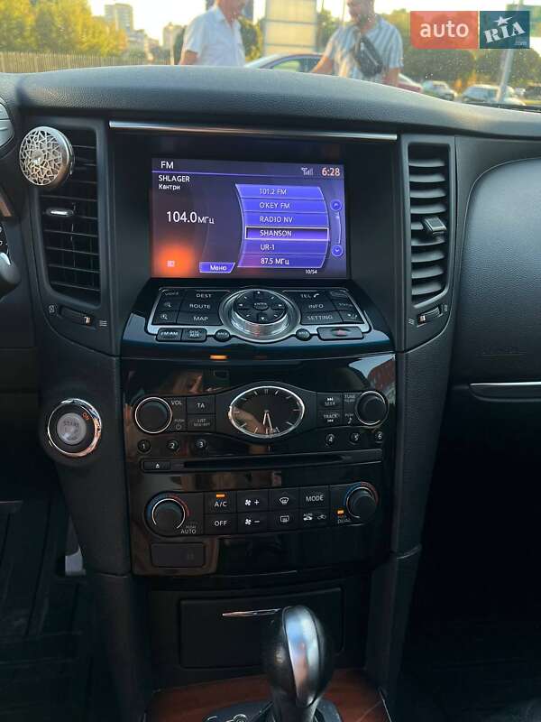 Внедорожник / Кроссовер Infiniti QX70 2013 в Хмельницком