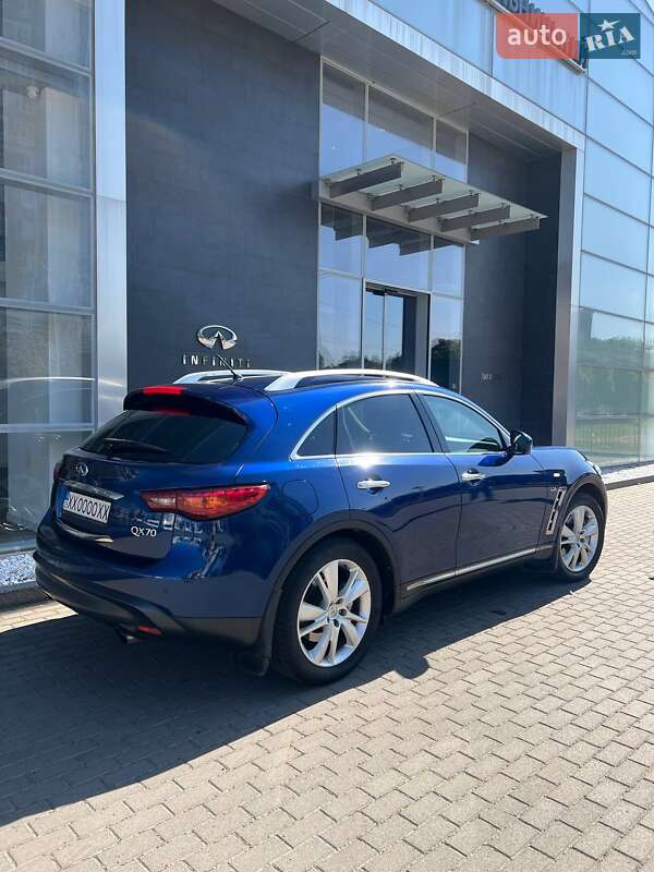 Внедорожник / Кроссовер Infiniti QX70 2013 в Хмельницком