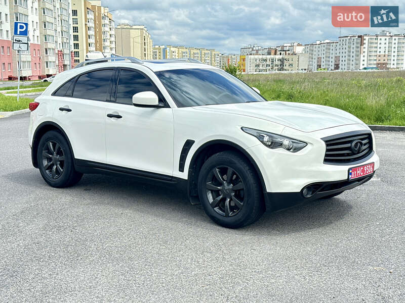 Внедорожник / Кроссовер Infiniti QX70 2016 в Виннице