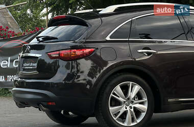 Позашляховик / Кросовер Infiniti QX70 2013 в 