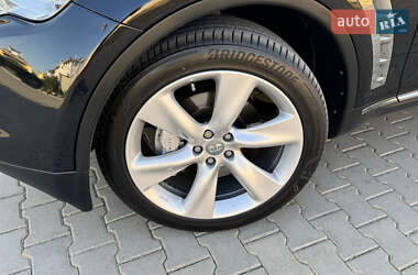 Позашляховик / Кросовер Infiniti QX70 2013 в 