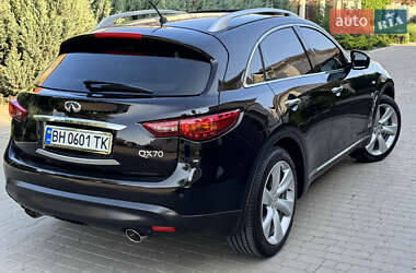 Позашляховик / Кросовер Infiniti QX70 2013 в 