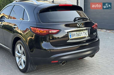 Позашляховик / Кросовер Infiniti QX70 2013 в 
