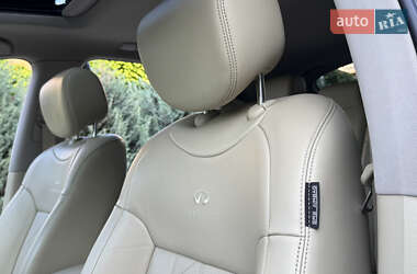 Позашляховик / Кросовер Infiniti QX70 2013 в 