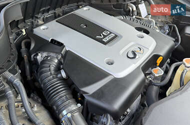 Позашляховик / Кросовер Infiniti QX70 2013 в 