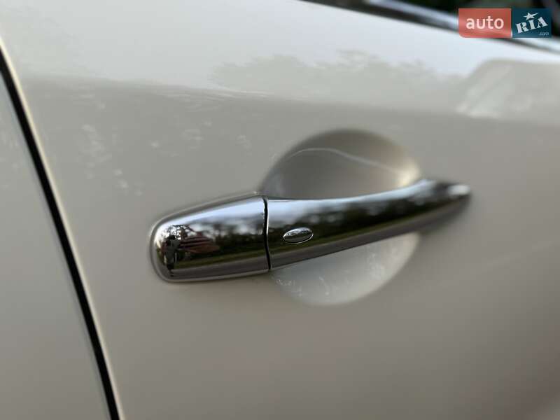 Внедорожник / Кроссовер Infiniti QX70 2014 в Киеве