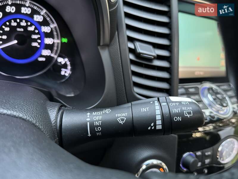 Внедорожник / Кроссовер Infiniti QX70 2014 в Киеве