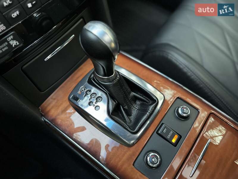 Внедорожник / Кроссовер Infiniti QX70 2014 в Киеве