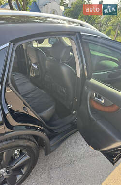 Позашляховик / Кросовер Infiniti QX70 2013 в 