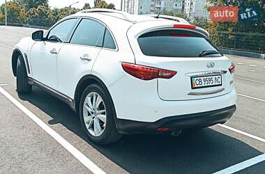 Внедорожник / Кроссовер Infiniti QX70 2014 в 