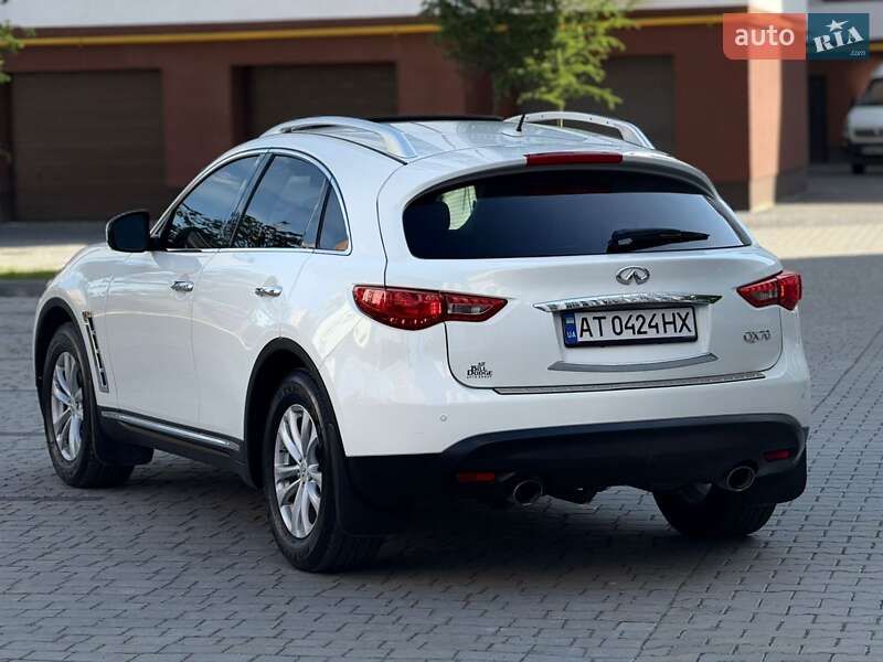 Внедорожник / Кроссовер Infiniti QX70 2016 в Ивано-Франковске