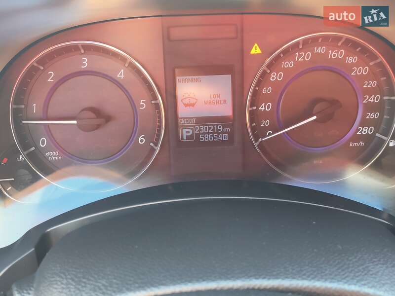 Внедорожник / Кроссовер Infiniti QX70 2014 в Александрие