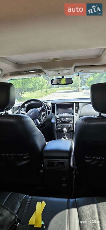 Внедорожник / Кроссовер Infiniti QX70 2015 в Вараше