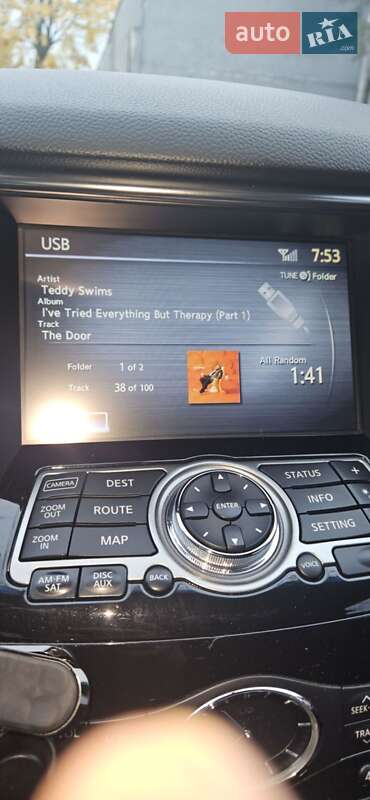 Внедорожник / Кроссовер Infiniti QX70 2015 в Вараше