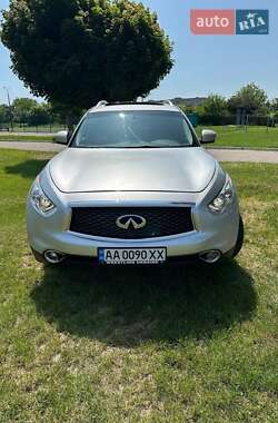Позашляховик / Кросовер Infiniti QX70 2015 в Києві