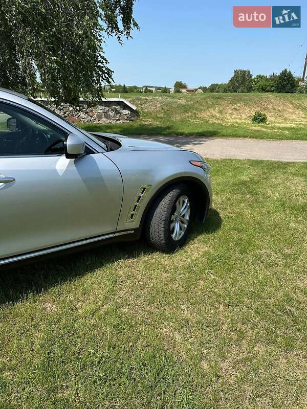 Внедорожник / Кроссовер Infiniti QX70 2015 в Киеве