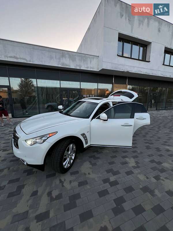 Внедорожник / Кроссовер Infiniti QX70 2013 в Киеве