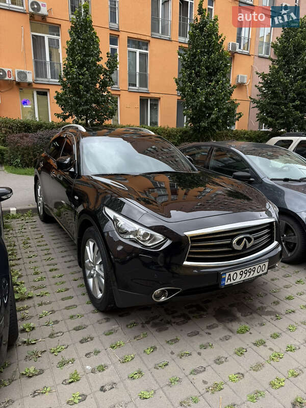 Внедорожник / Кроссовер Infiniti QX70 2016 в Киеве