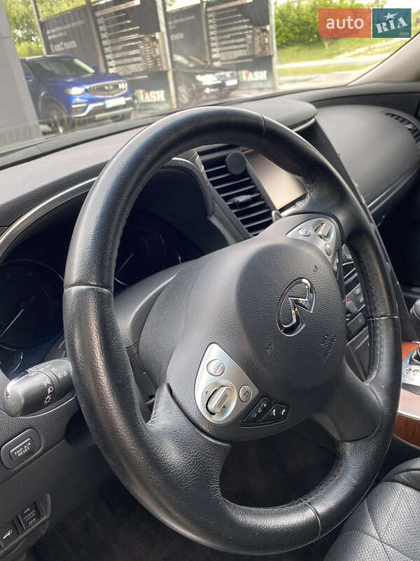 Внедорожник / Кроссовер Infiniti QX70 2016 в Киеве