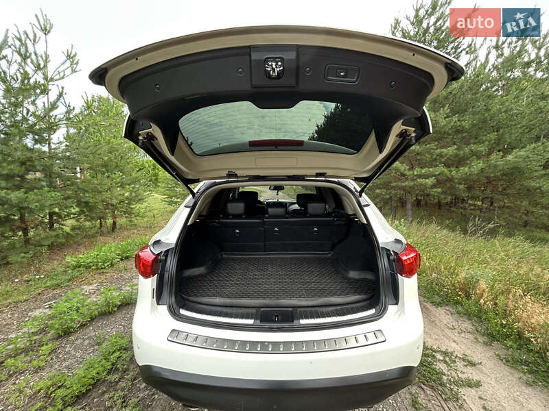 Внедорожник / Кроссовер Infiniti QX70 2014 в Полтаве фото 9 Внедорожник / Кроссовер Infiniti QX70 2014 в Полтаве