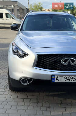 Внедорожник / Кроссовер Infiniti QX70 2013 в Ивано-Франковске