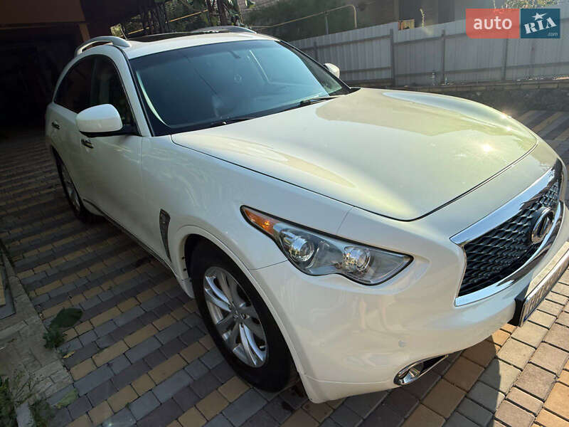 Позашляховик / Кросовер Infiniti QX70 2015 в Вінниці