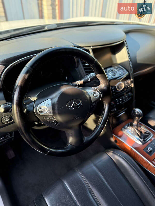 Позашляховик / Кросовер Infiniti QX70 2015 в Вінниці