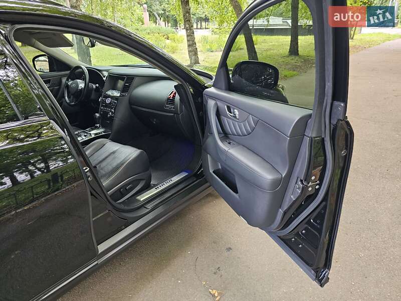 Позашляховик / Кросовер Infiniti QX70 2014 в Ніжині