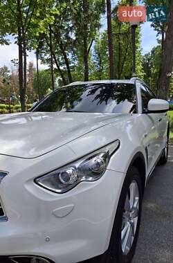 Внедорожник / Кроссовер Infiniti QX70 2014 в 