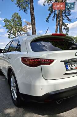 Внедорожник / Кроссовер Infiniti QX70 2014 в 