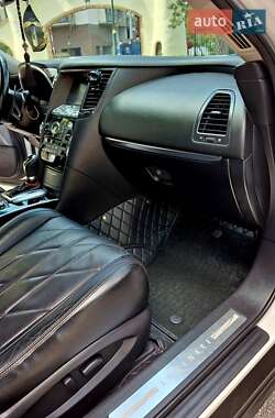 Внедорожник / Кроссовер Infiniti QX70 2014 в 
