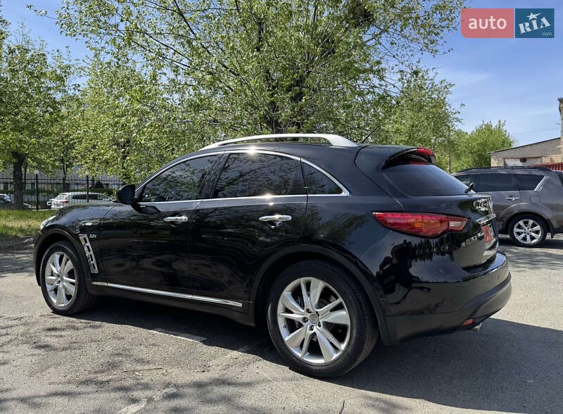 Позашляховик / Кросовер Infiniti QX70 2015 в Києві
